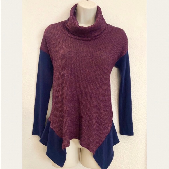 Design Lab Lord & Taylor Lightweight Sweater. - Picture 1 of 5